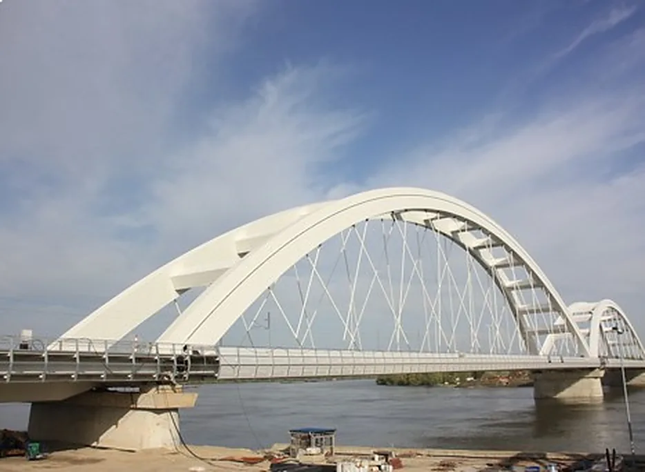 Ograde za železničko-drumski most u Novom Sadu